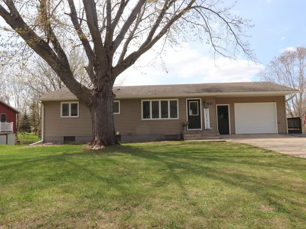 611 4th St S, Long Prairie, MN 56347