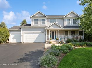 9270 Red Barn Dr, Wonder Lake, IL 60097