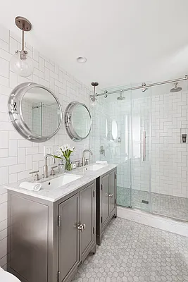 Sold by Compass | media 7