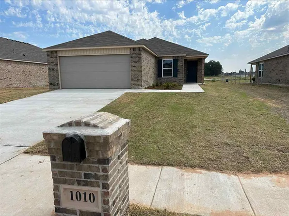1010 NE 3rd St, Perkins, OK 74059
