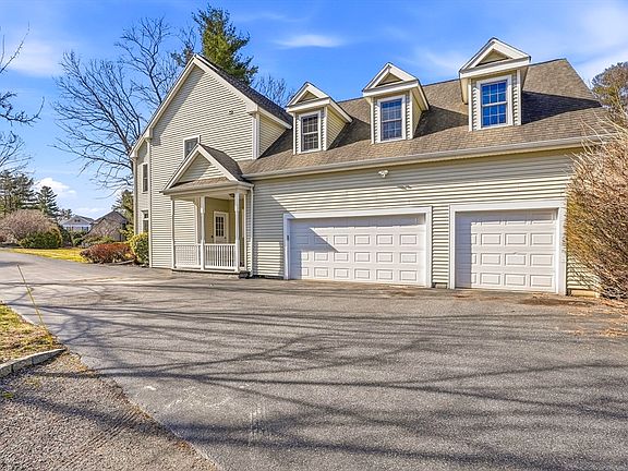 3rd image of 8 Leah Ln