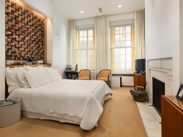 829 Park Avenue image 4 of 12