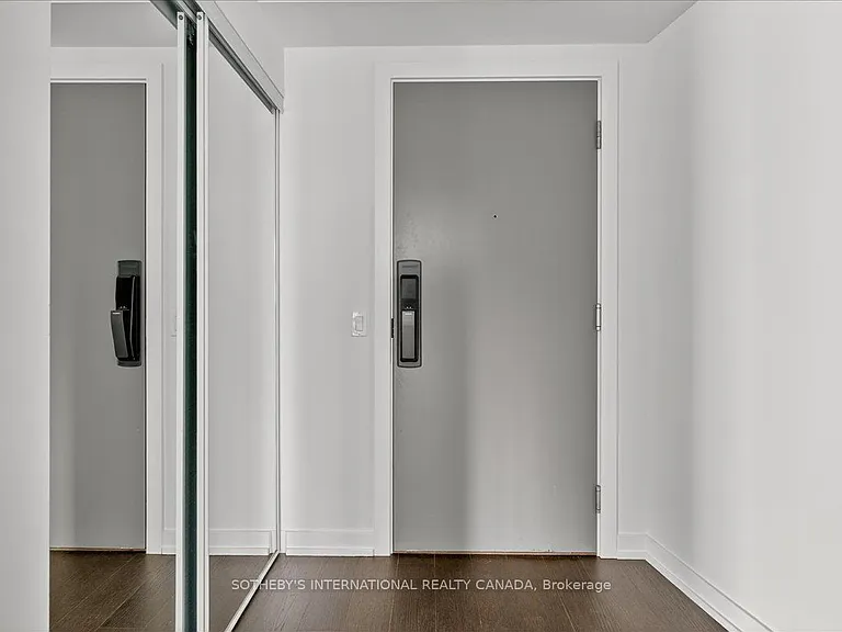 10 York St #2105 — Photo 44
