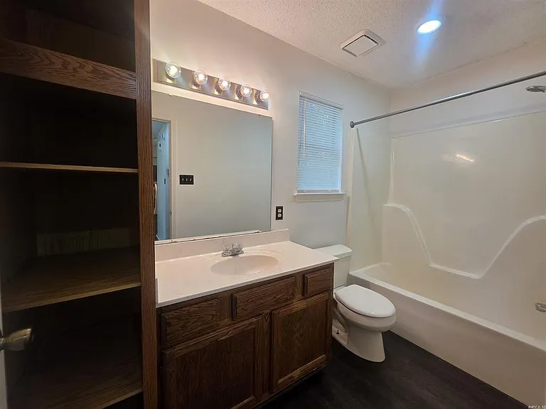 1608 Waldron Cv — Photo 17