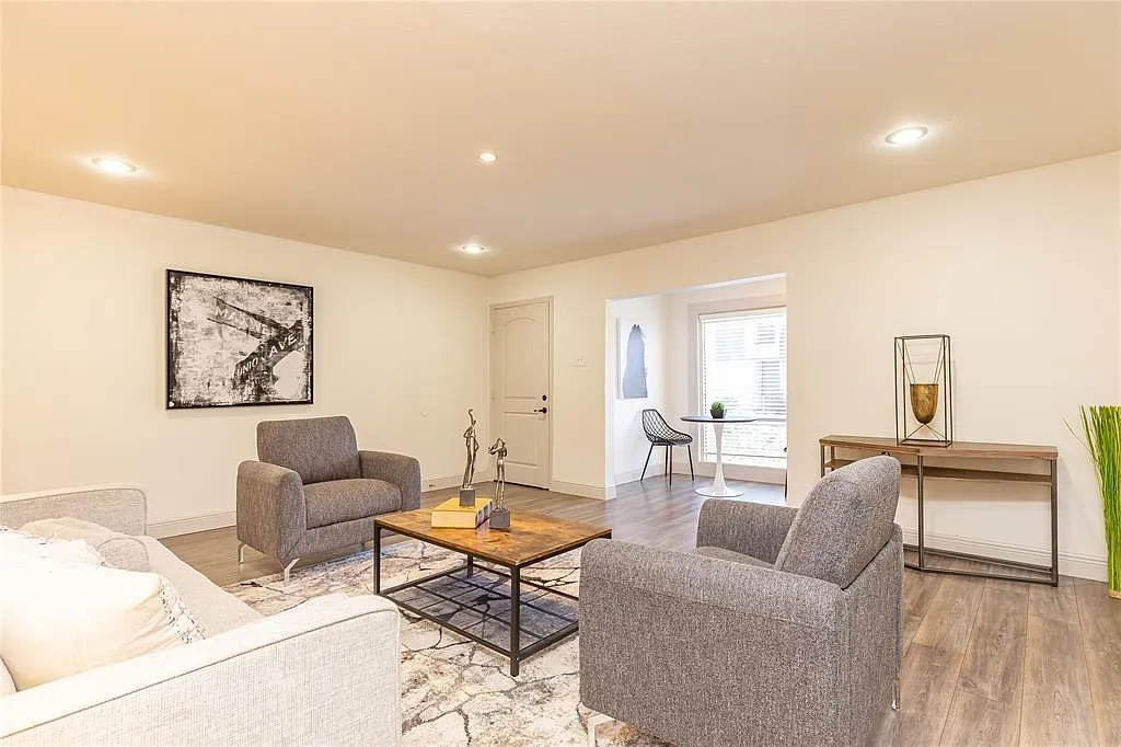 3 bed, 2.0 bath, 1287 sqft, $2,250 — Photo 4