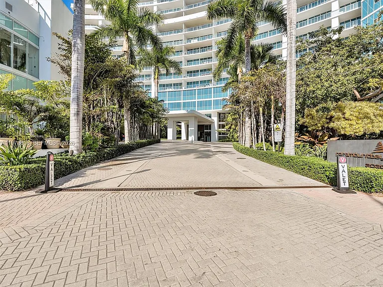 2020 N Bayshore Dr #3303 — Photo 63