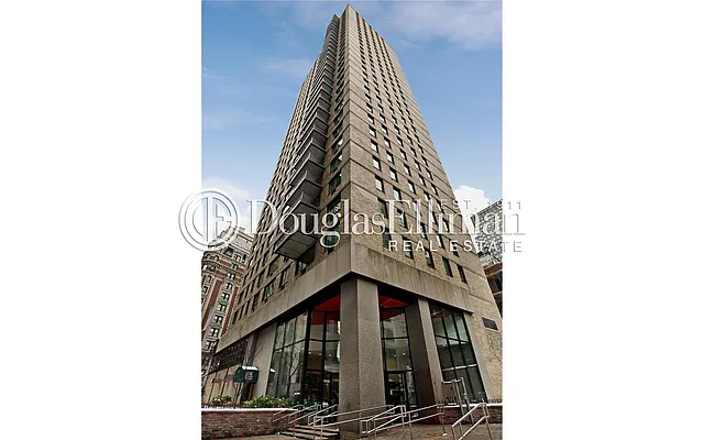 Rented by Douglas Elliman | media 27