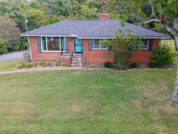 4th image of 218 S Mission Ridge Dr