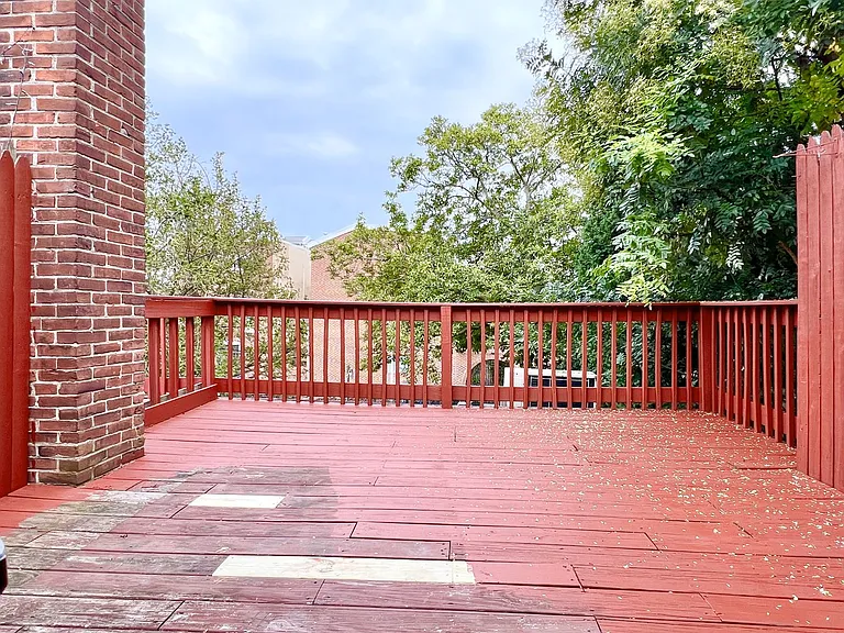 402 S 9th St — Photo 12