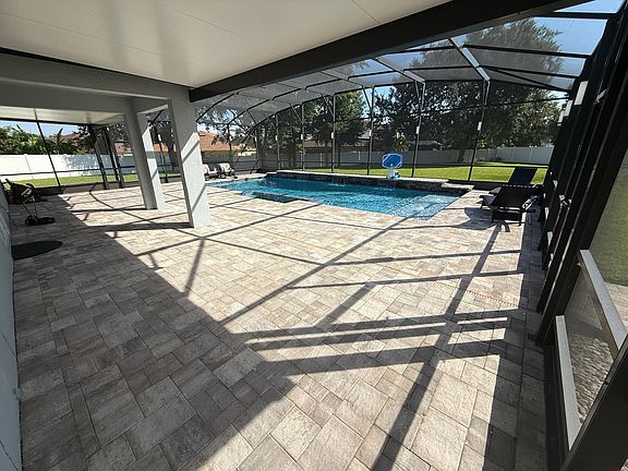Screen in pool and jacuzzi