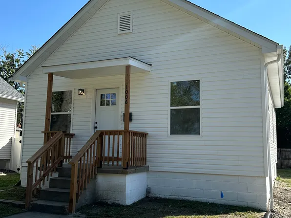 1006 6th St, Highland, IL 62249