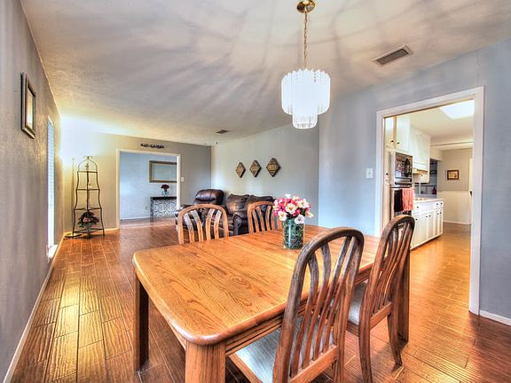 5th image of 6106 Coralridge Dr