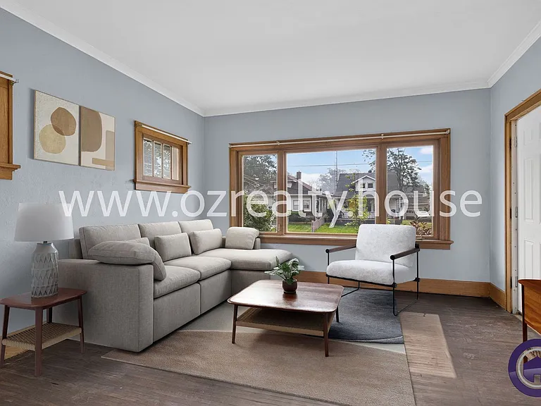 920 Wright Ave — Photo 2
