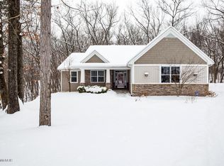 1551 Forest View Dr, Kalamazoo, MI 49009