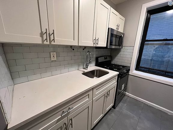 2nd image of 2643 Sedgwick Ave #27