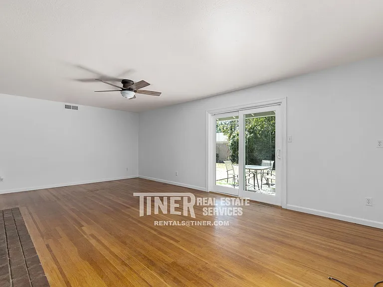9136 Cecile Way — Photo 35