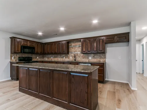 31 Hillcrest Dr Photo 1