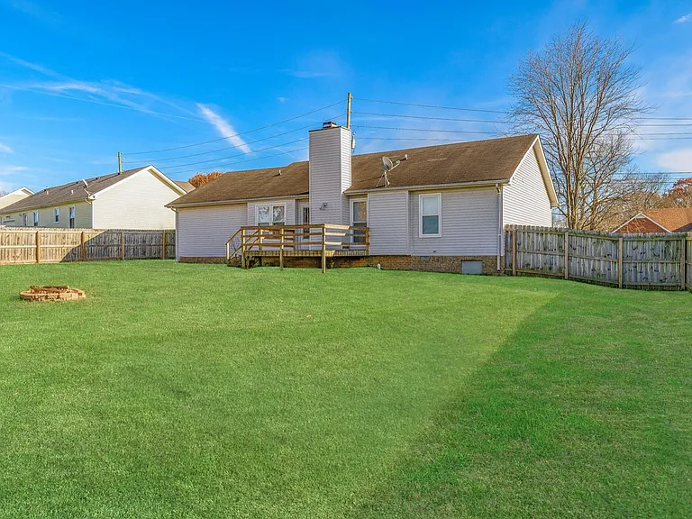 1737 Crestview Dr — Photo 19