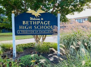 4 Cambridge Ct, Bethpage, NY