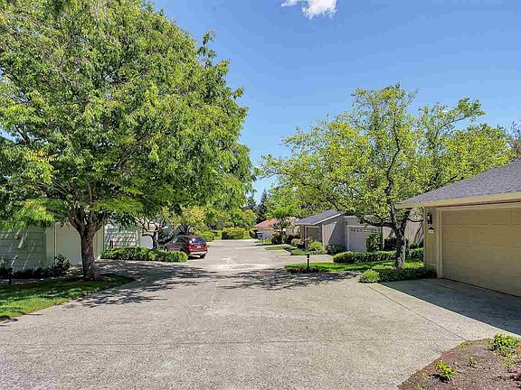 2nd image of 613 Augusta Dr