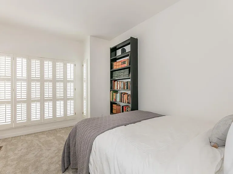161 Shipley St — Photo 10