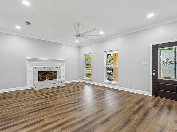 4th image of 3553 W Wendover Dr