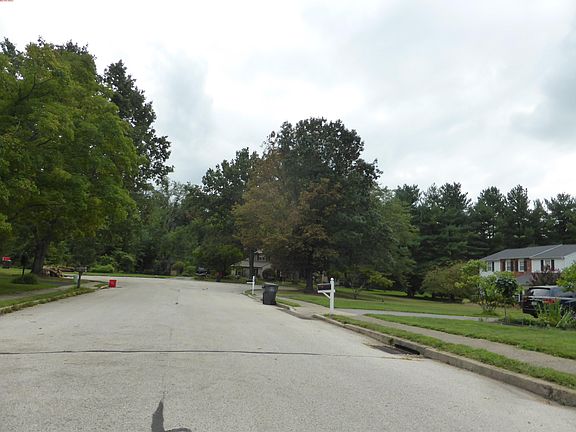 5th image of 175 Hawthorne Ln