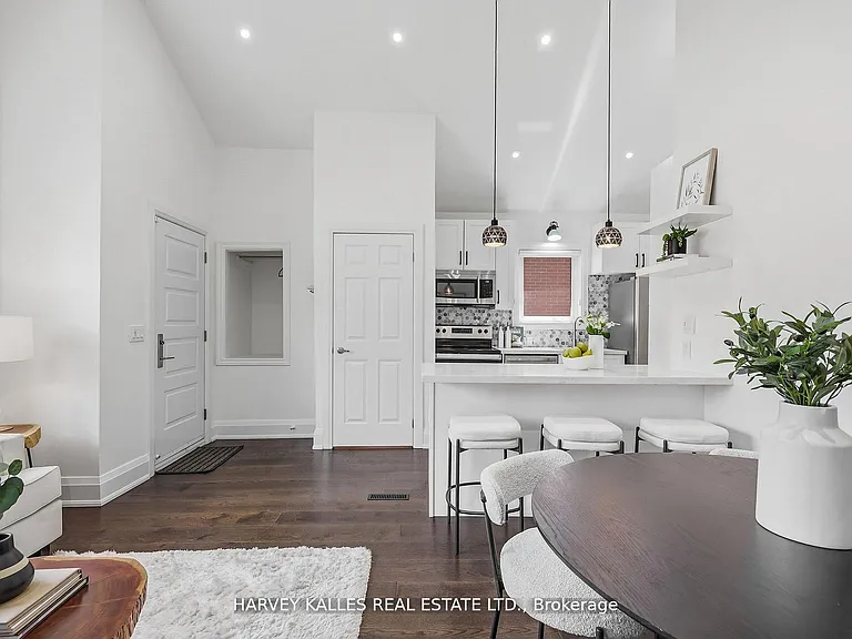 568 Northcliffe Blvd — Photo 8