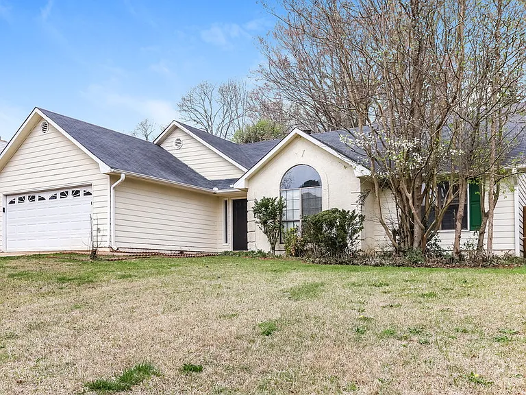 202 Northbridge Dr — Photo 3