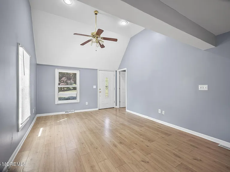 804 Nutswamp Rd #RED — Photo 10