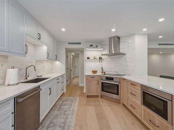 5th image of 4401 Gulf Shore BLVD N #B202
