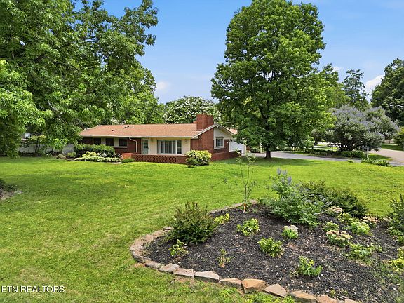 3rd image of 501 Rockingham Dr