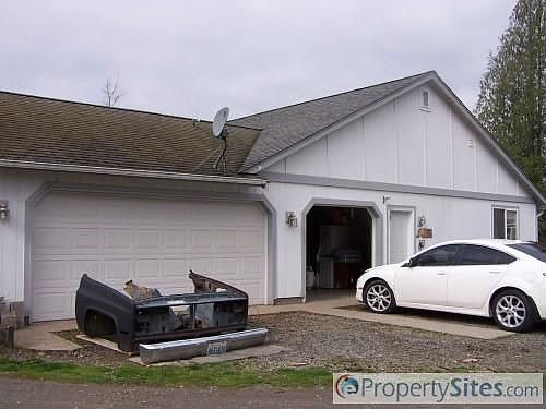 3rd image of 12707 Kapowsin Highlands Dr E