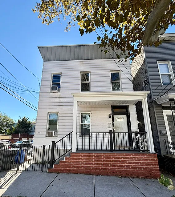 2 bed, 1000 sqft, $2,850 — Photo 1