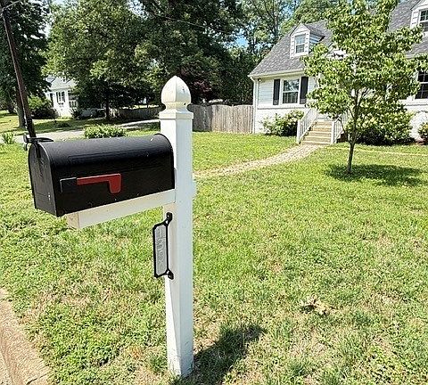 3rd image of 1300 Maywood Rd