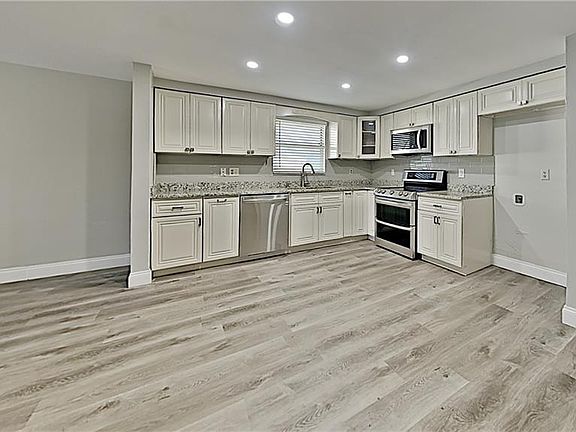 3rd image of 146 48th Ave N