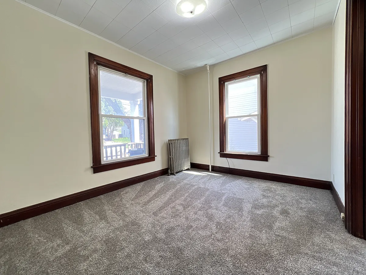 Building Photo - 1260 University Ave #1
