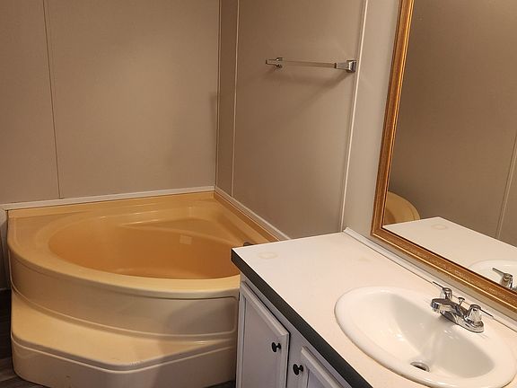 3rd image of 290 Jaclyn Blvd #290