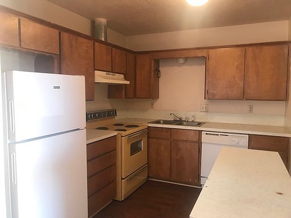 3rd image of 209 Bucknell Ct