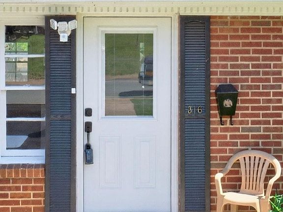 4th image of 316 Carlton Rd