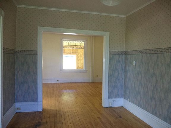 5th image of 106 W Houghton Ave