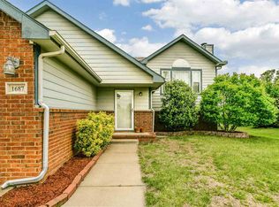1687 N Prairie Run Cir, Mulvane, KS 67110
