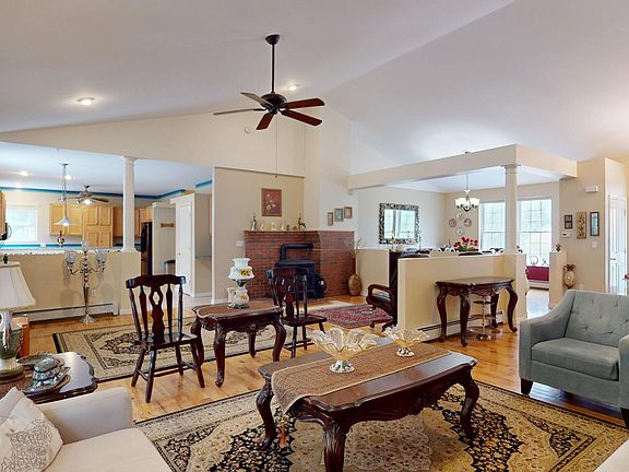 4th image of 30 Merritt Drive