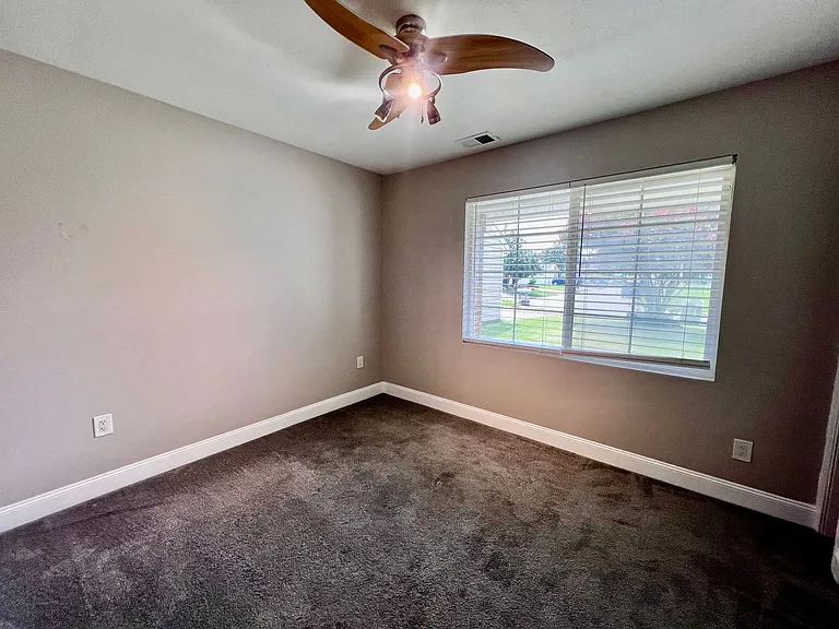 684 Orangewood Dr — Photo 13