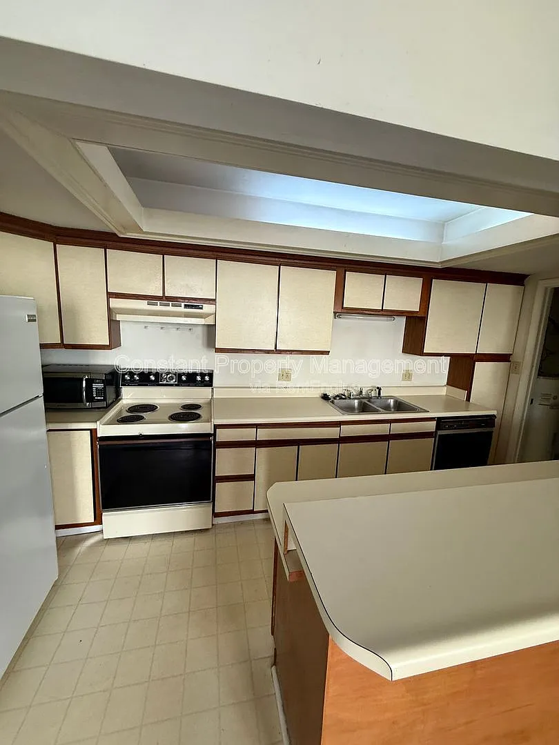 1 bed, 1.0 bath, $875 — Photo 4