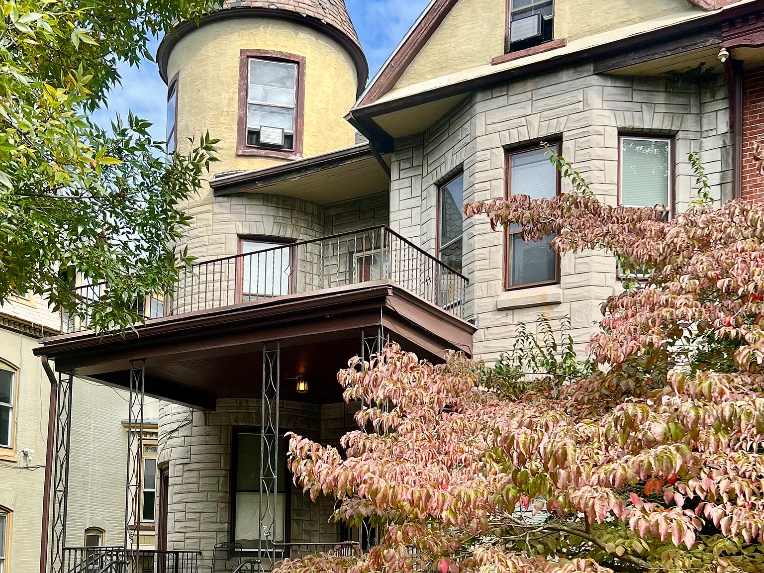 2 bed, 1.5 bath, 1400 sqft, $1,700 — Photo 1