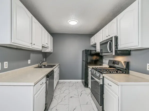 1601 N Innsbruck Dr NE Unit 357, Fridley, MN 55432