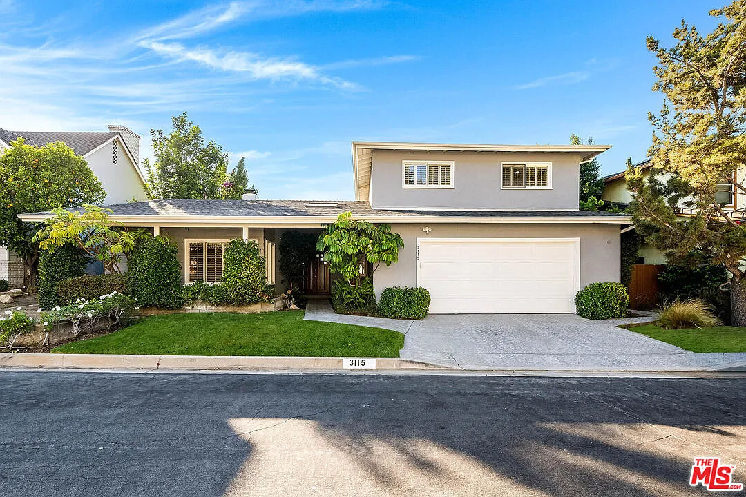 3 bed, 2.5 bath, 2612 sqft, $9,995 — Photo 2