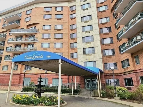 136 117th Bch Unit 410, Rockaway Park, NY 11694