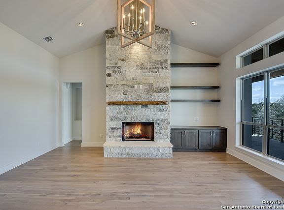 5th image of 179 Hannah Ln